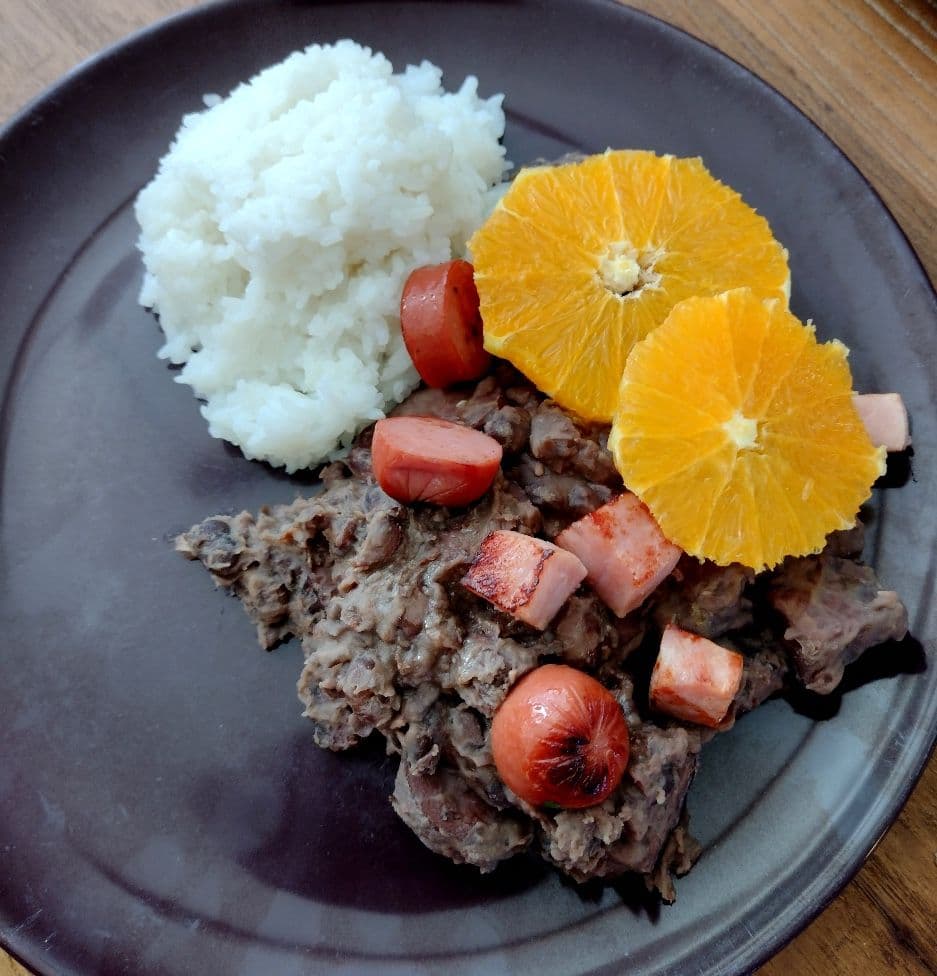Brasiliens nationalrätt Feijoada.