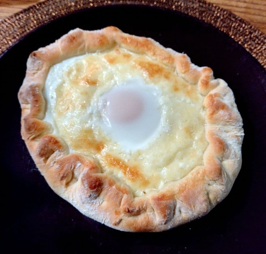 Georgiens nationalrätt Kchachapuri.
