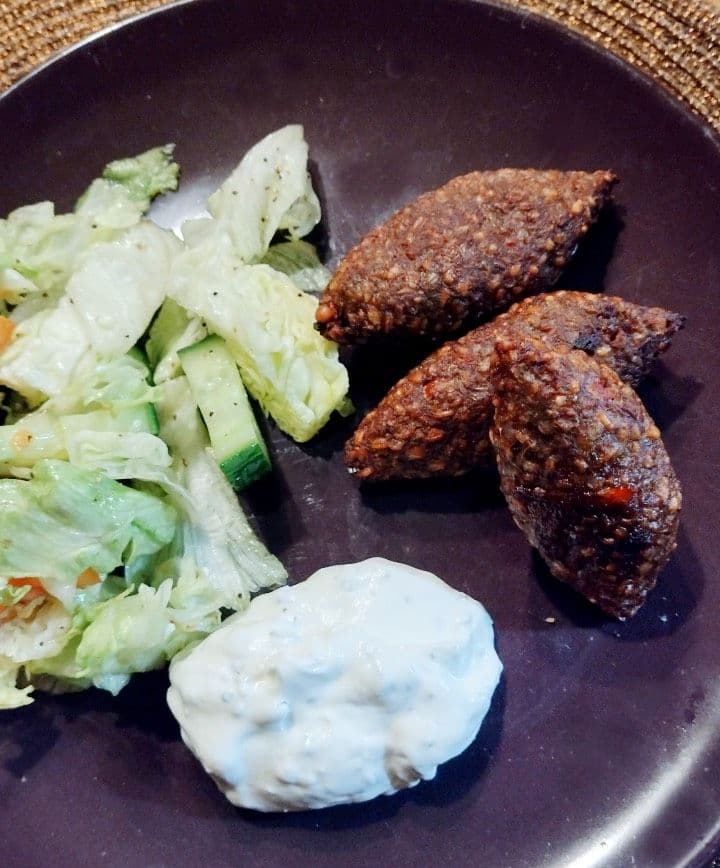 Libanons nationalrätt Kibbeh.