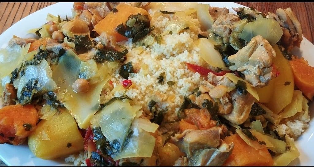 Marocko och Tunisiens nationalrätt Couscous.